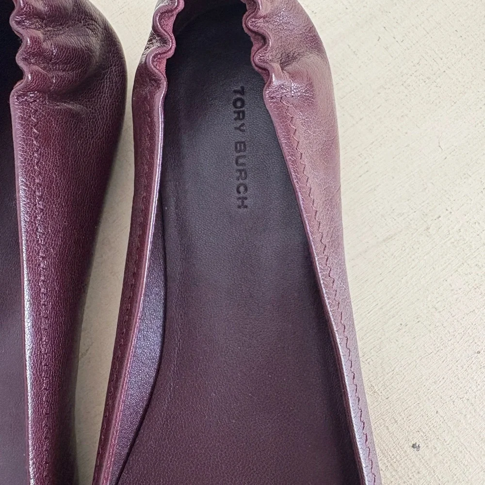 Tory Burch Women's Burgundy Reva Travel Ballet Flats - Picture 3 of 9
